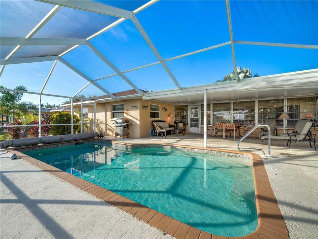 Lakeside House, 4 Bedrooms, Private Heated Pool, HDTV, Sleeps 8, WiFi - thumb 0
