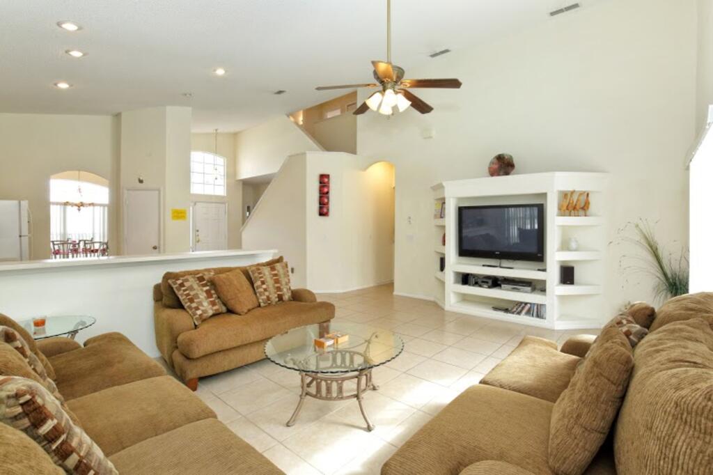 Large Beautiful Home W Pool Great For Families! - thumb 3