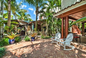 Luxe Home With Backyard Paradise, 1Mi To Beach!