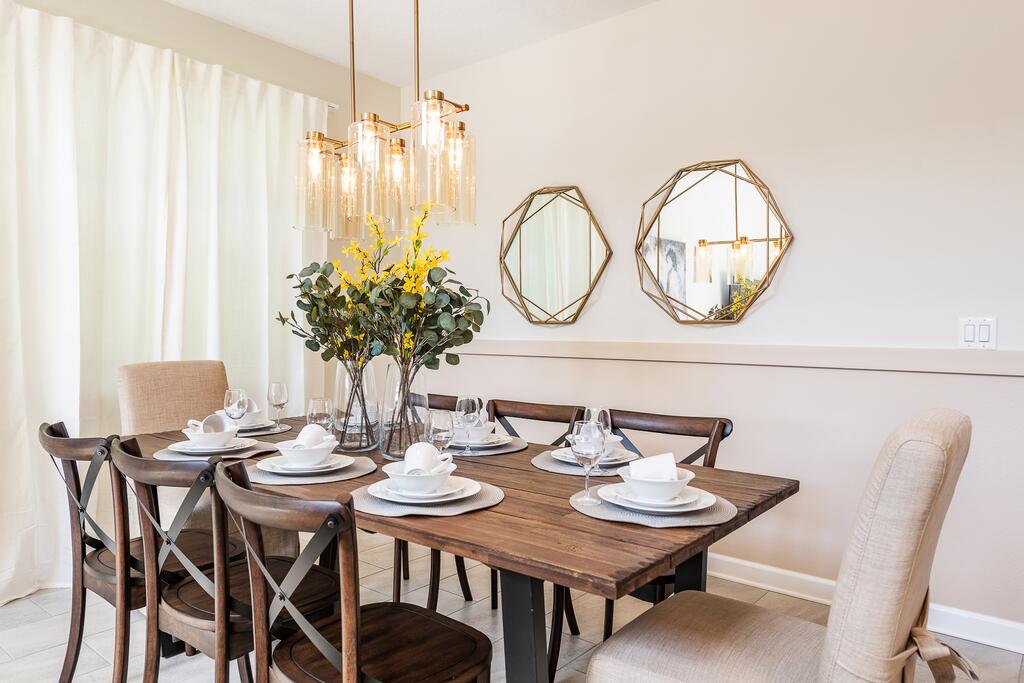 Luxury Brand New 5 Bedroom Suites, Prime Location - thumb 1