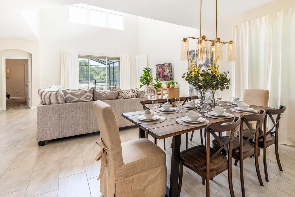 Luxury Brand New 5 Bedroom Suites, Prime Location - thumb 3