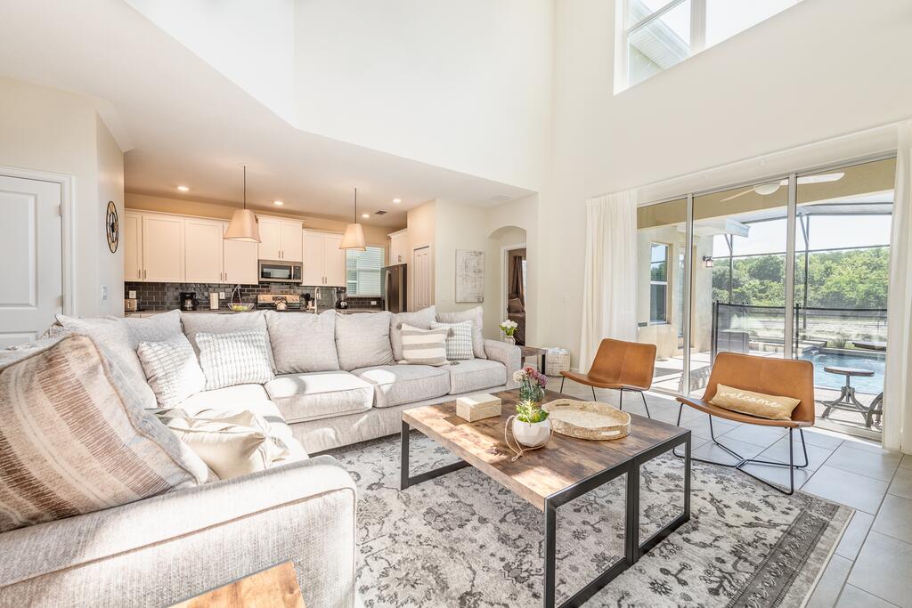 Luxury Brand New 5 Bedroom Suites, Prime Location - thumb 0