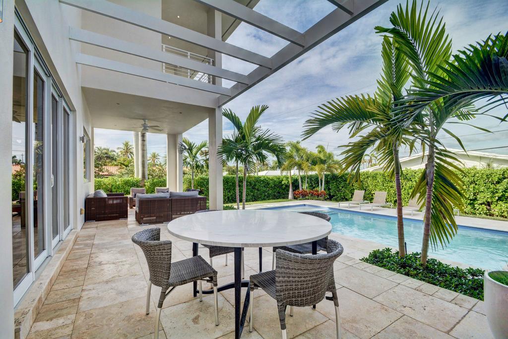 Modern Luxurious Beach Retreat-5 Br With/pool - thumb 3