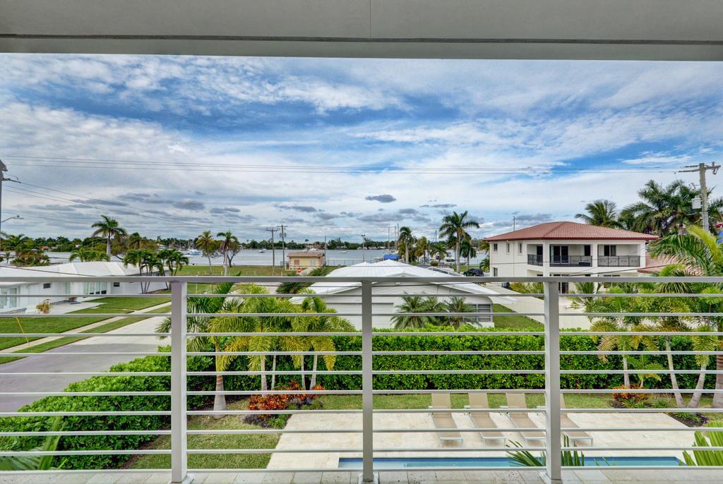 Modern Luxurious Beach Retreat-5 Br With/pool - thumb 1