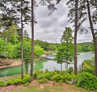 NEW-Lake Keowee Resort Condo w/ Pool+Marina Access - Accommodation Florida