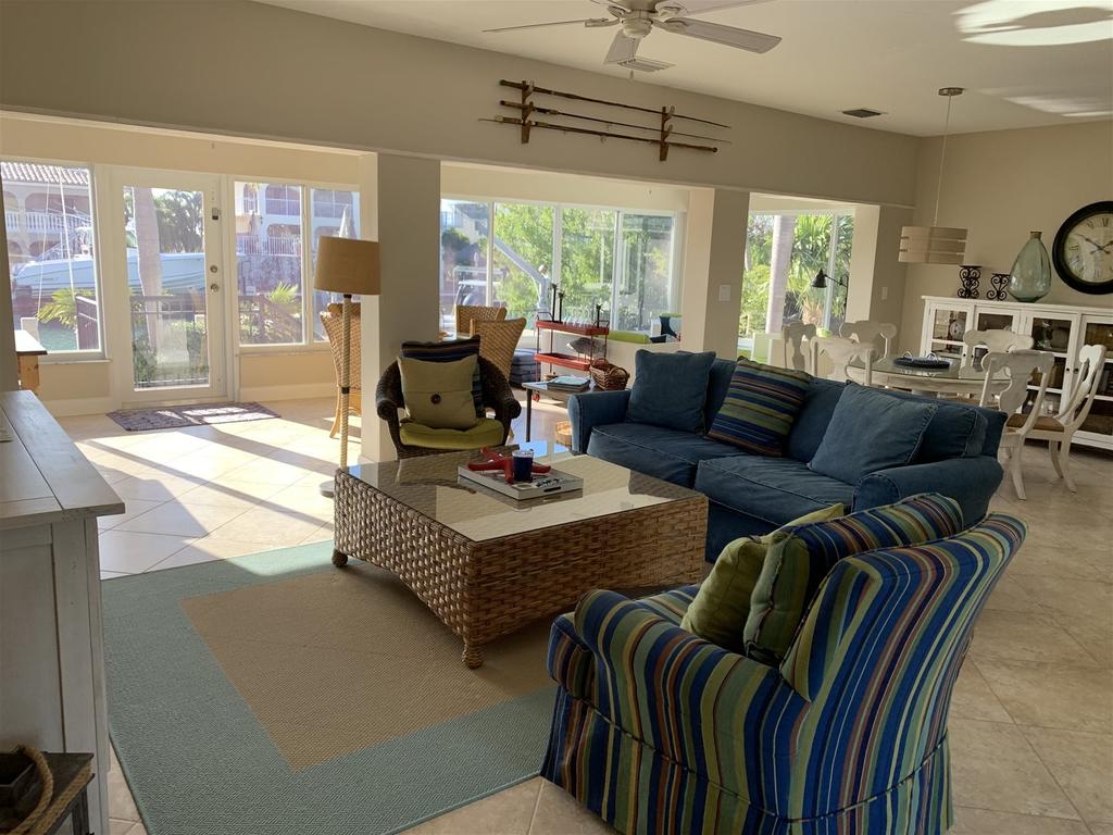 Reel Sunset 3bed/2.5bath With Private Pool & Dockage - thumb 3