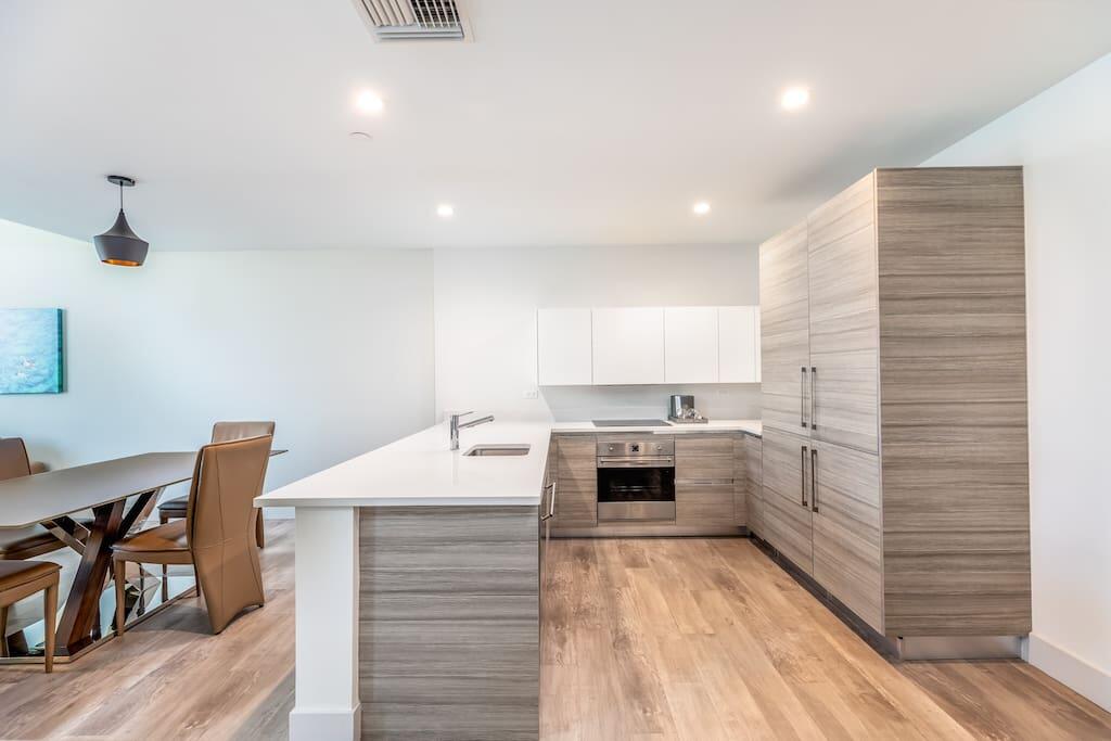 Stayplus-Hollywood Private Beach Condo - thumb 0