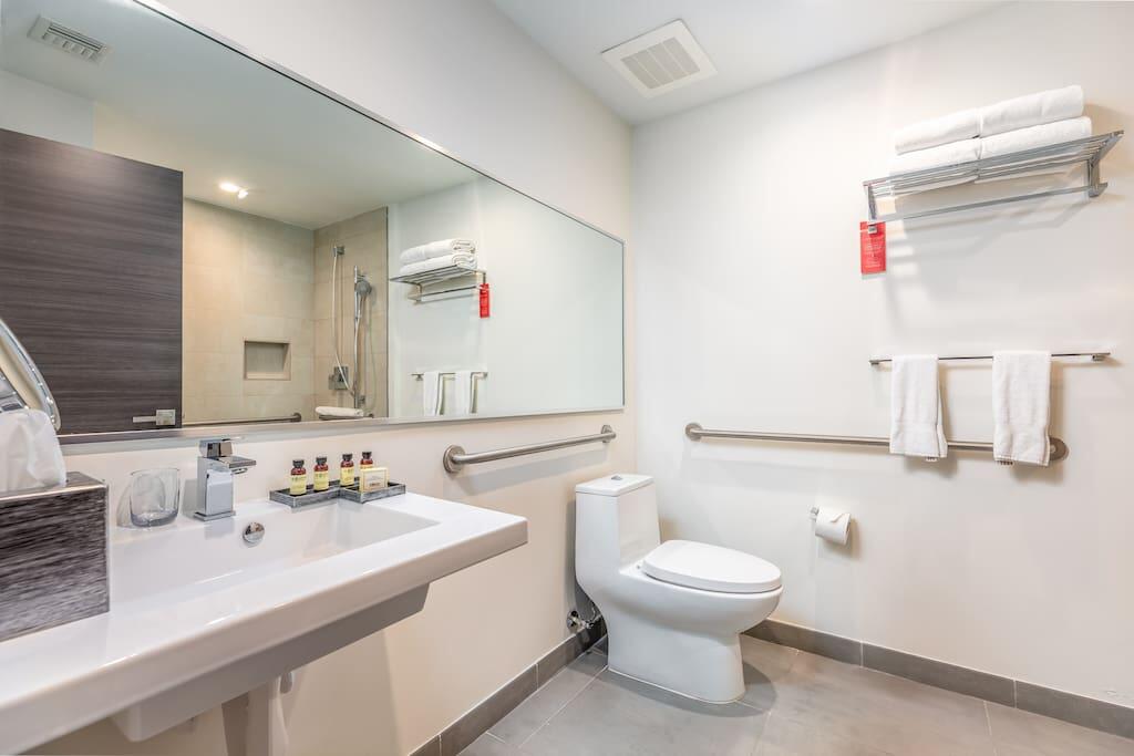 Stayplus-Hollywood Private Beach Condo - thumb 3