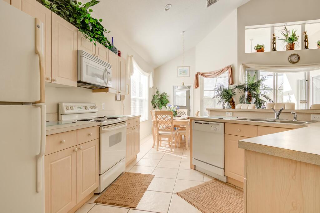 Sue's Windsor Palms Villa By IPG Florida - thumb 3