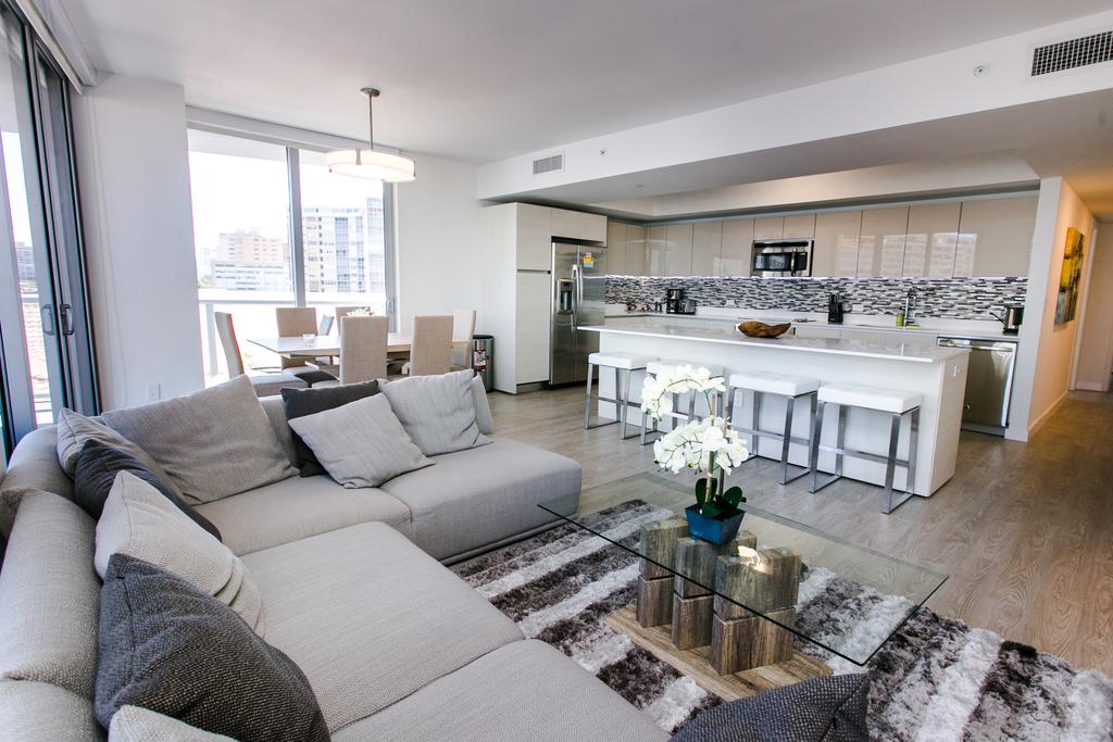 Three-Bedroom Beachwalk Resort Apartment - thumb 0