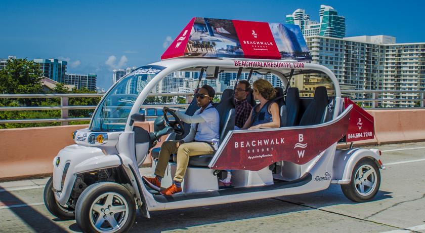 Three-Bedroom Beachwalk Resort Apartment - thumb 2