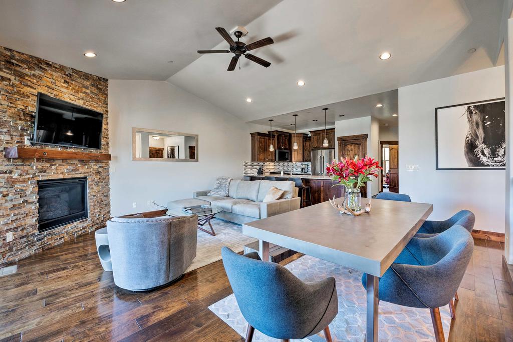 Trendy Townhome  7Mi To Deer Valley/Park City - thumb 1
