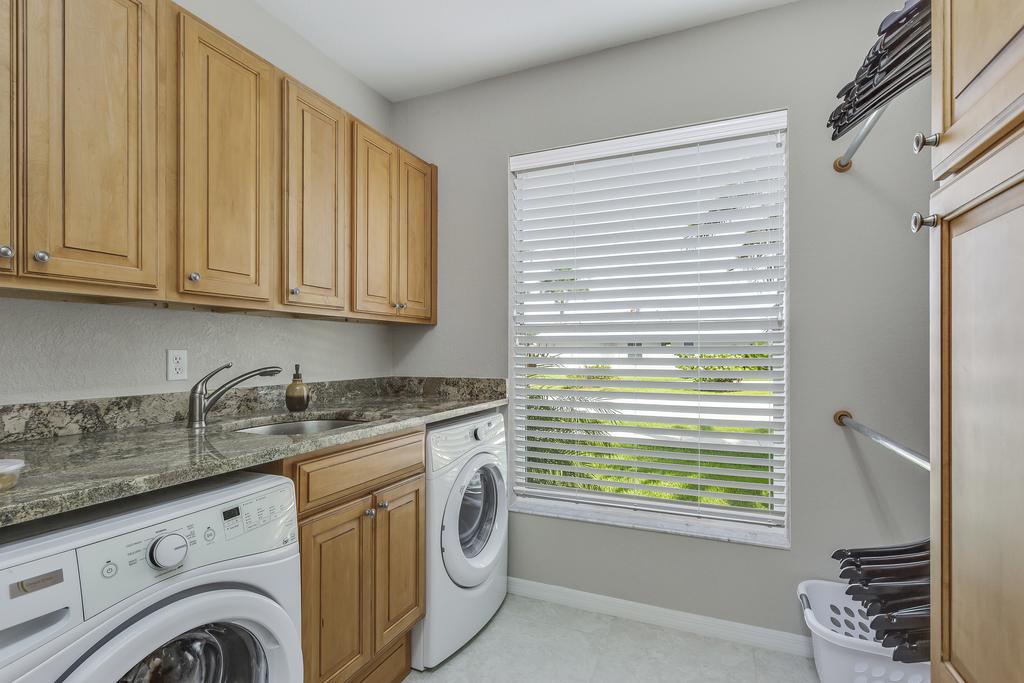 Tropical Escape - thumb 2