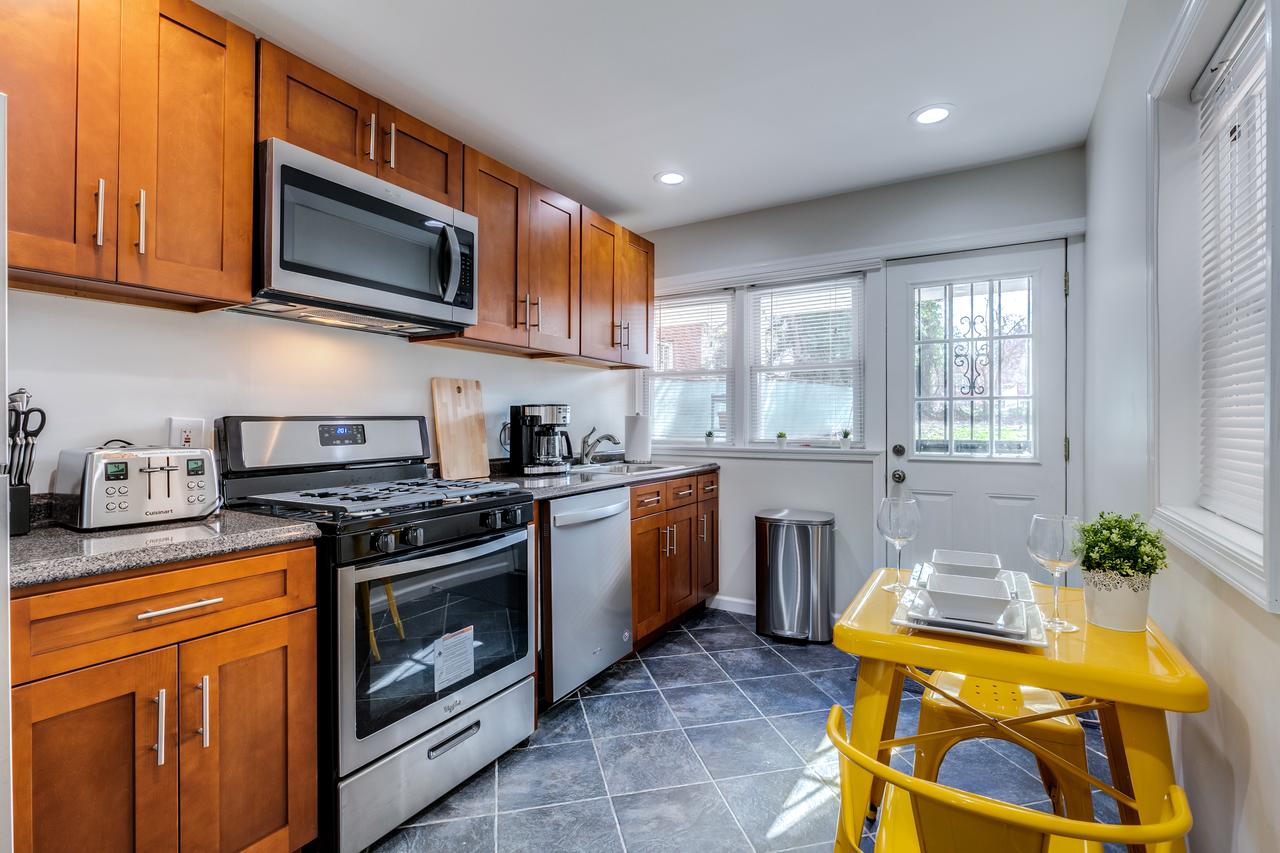 1313 U Street Southeast - thumb 2