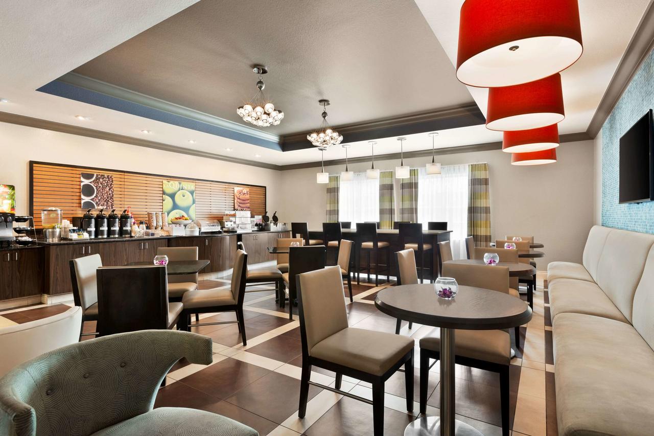 La Quinta By Wyndham Port Charlotte - thumb 37