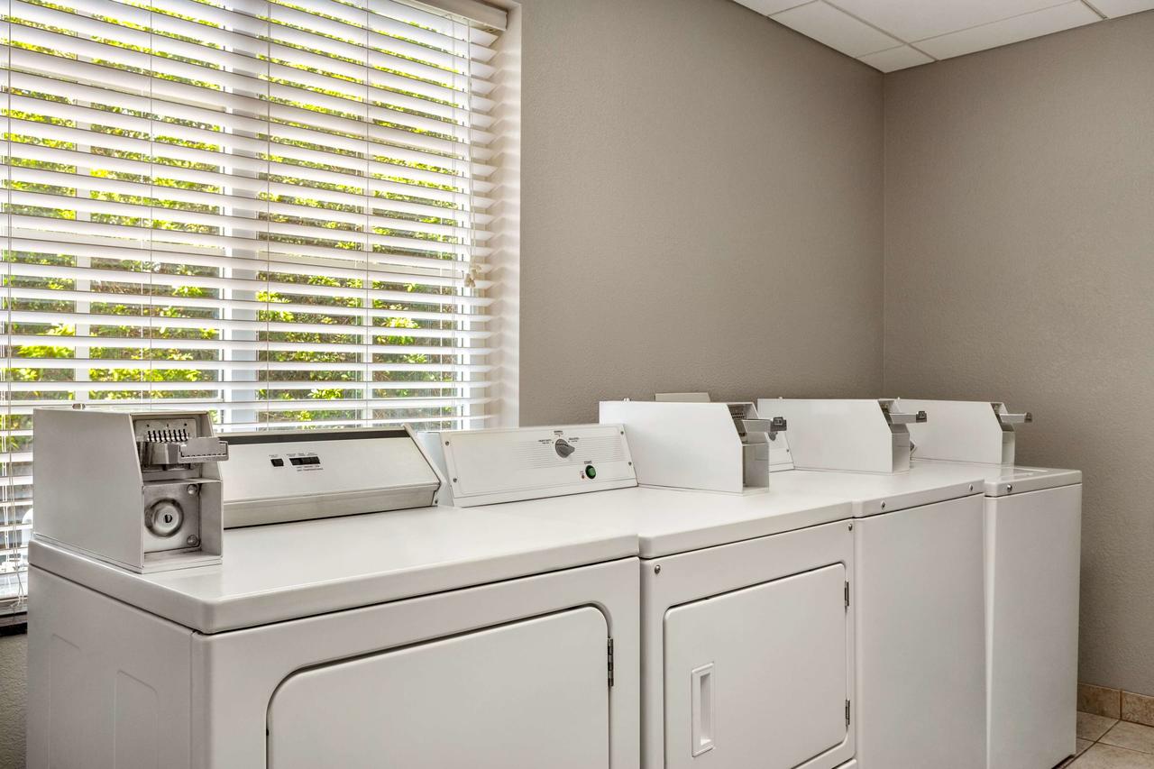 La Quinta By Wyndham Port Charlotte - thumb 43