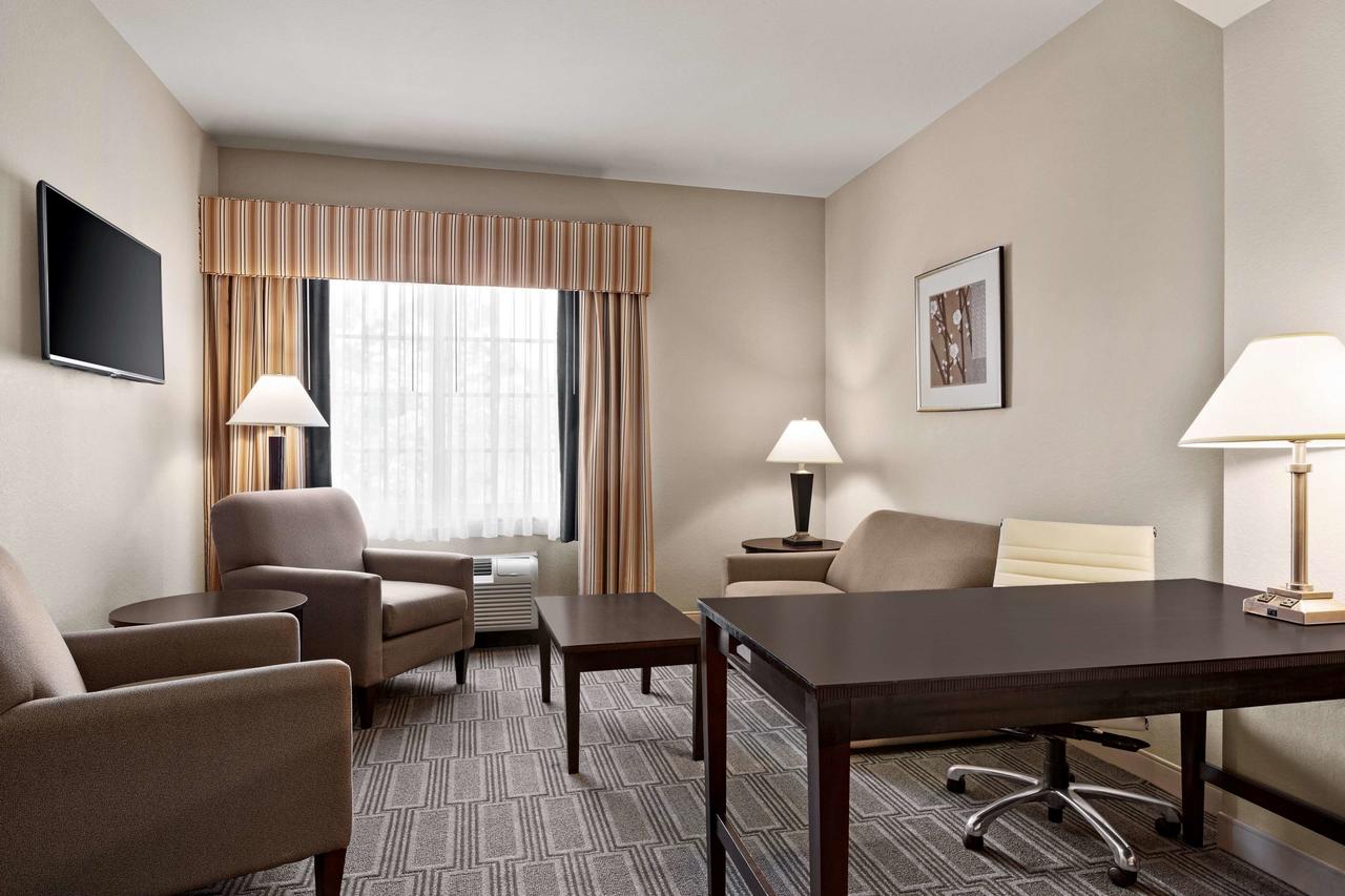 La Quinta By Wyndham Port Charlotte - thumb 44