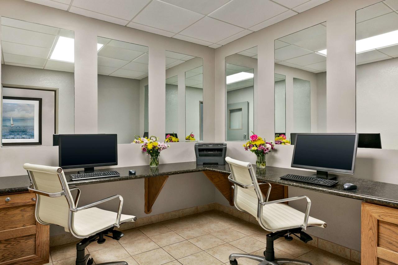 La Quinta By Wyndham Port Charlotte - thumb 19