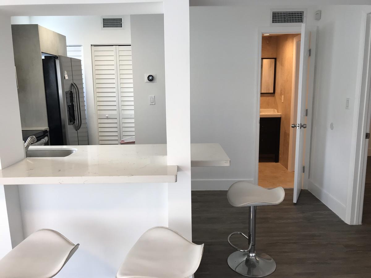 Nice Cottages Near FIU - thumb 19