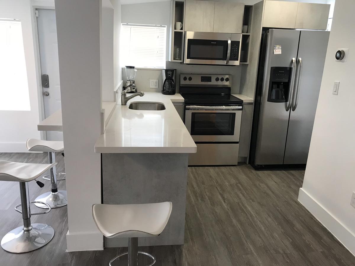 Nice Cottages Near FIU - thumb 17