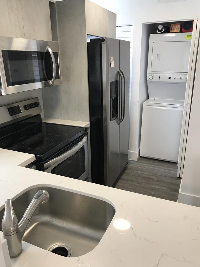 Nice Cottages Near FIU - thumb 21