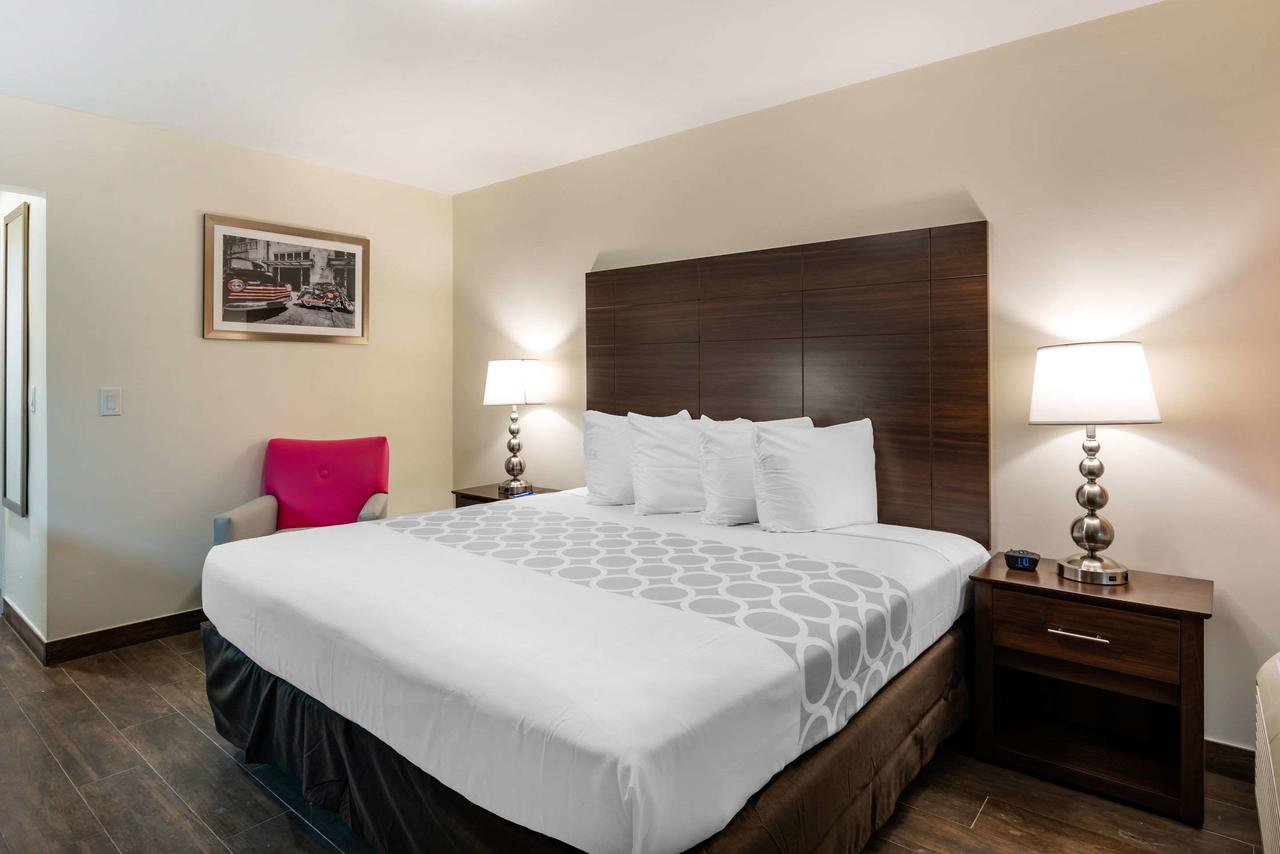 Rodeway Inn - thumb 0