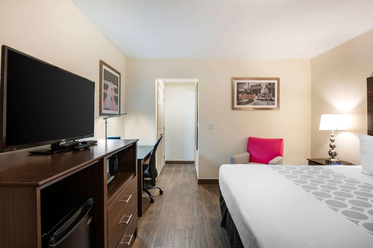 Rodeway Inn - thumb 10