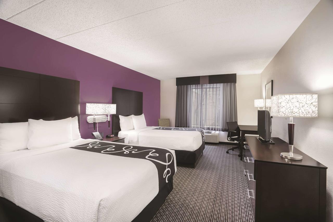 La Quinta Inn By Wyndham Miami Airport North - thumb 1