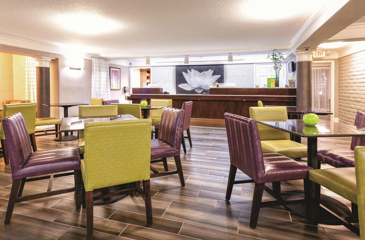 La Quinta Inn By Wyndham Miami Airport North - thumb 2