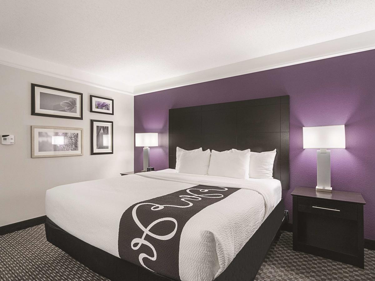 La Quinta Inn By Wyndham Miami Airport North - thumb 25