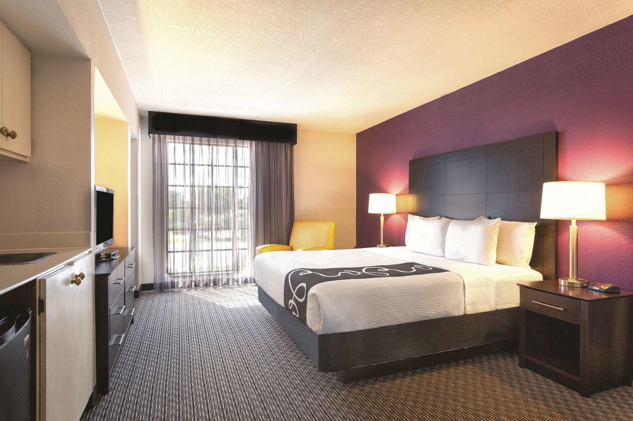 La Quinta Inn By Wyndham Miami Airport North - thumb 32