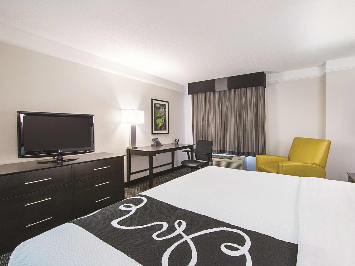 La Quinta Inn By Wyndham Miami Airport North - thumb 11