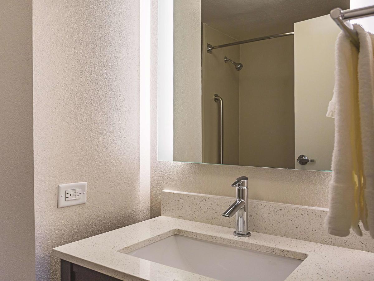 La Quinta Inn By Wyndham Miami Airport North - thumb 37