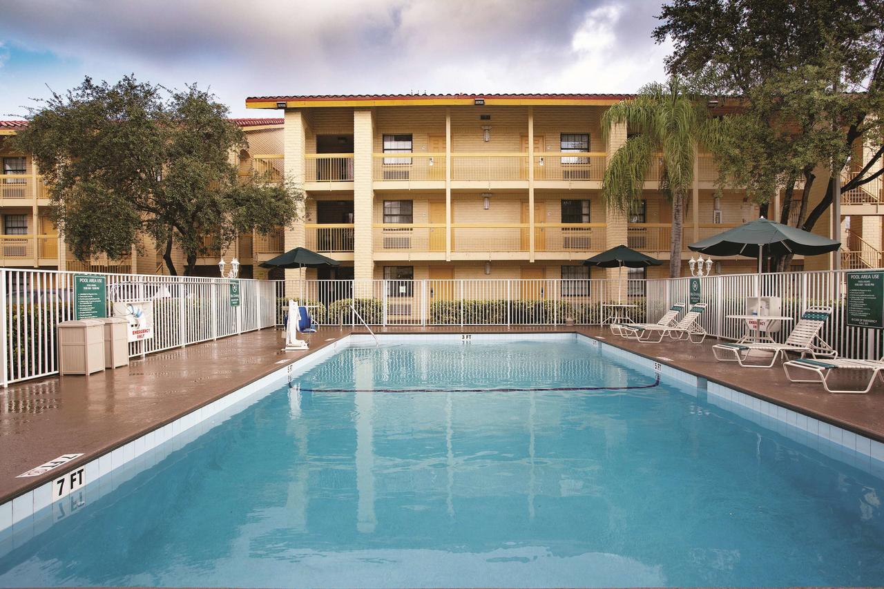 La Quinta Inn By Wyndham Miami Airport North - thumb 36