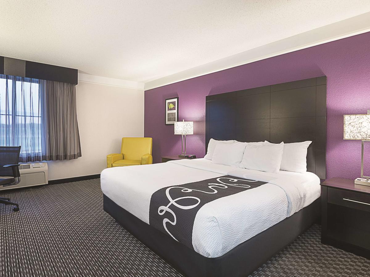 La Quinta Inn By Wyndham Miami Airport North - thumb 0