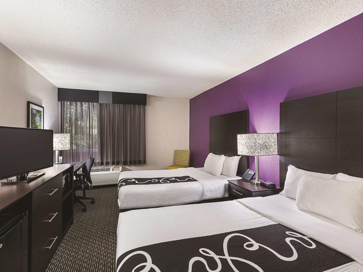 La Quinta Inn By Wyndham Miami Airport North - thumb 39