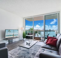 Yacht Club Modern Luxury Apartments - Accommodation Florida