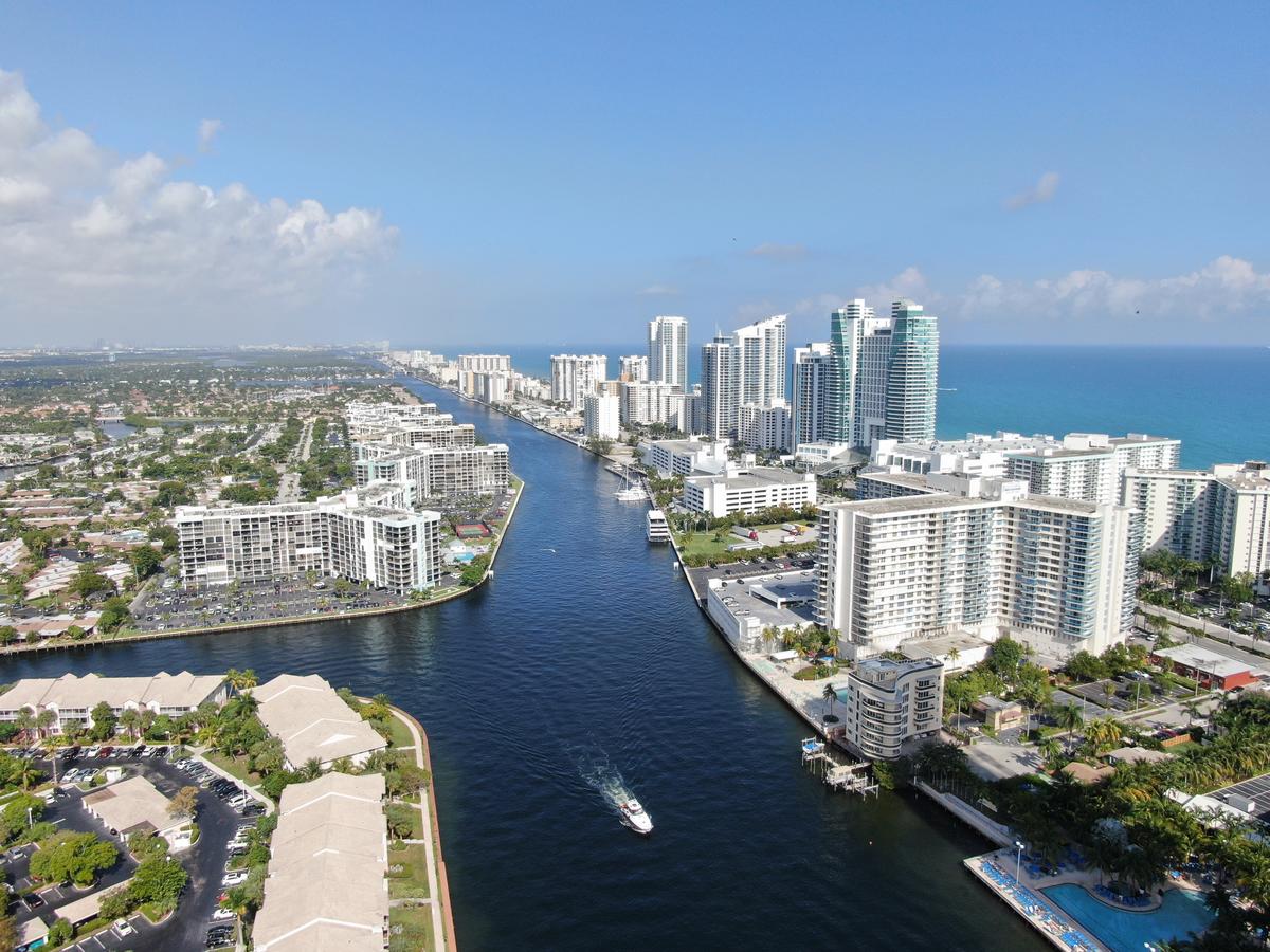 Hallandale Beach Apartments By 1stHomeRent - thumb 2