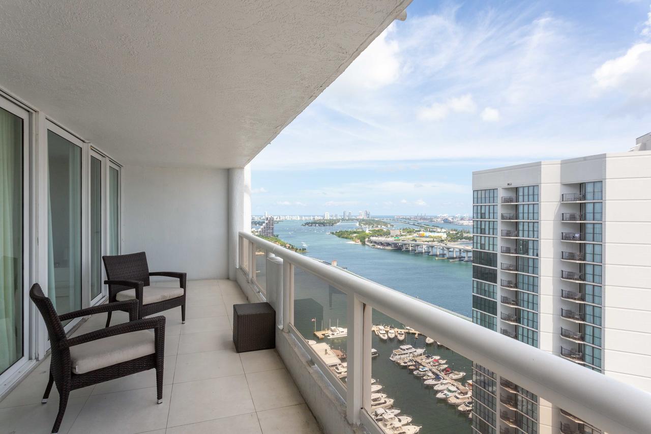 Bay Overlooking Condo With Balcony - thumb 26