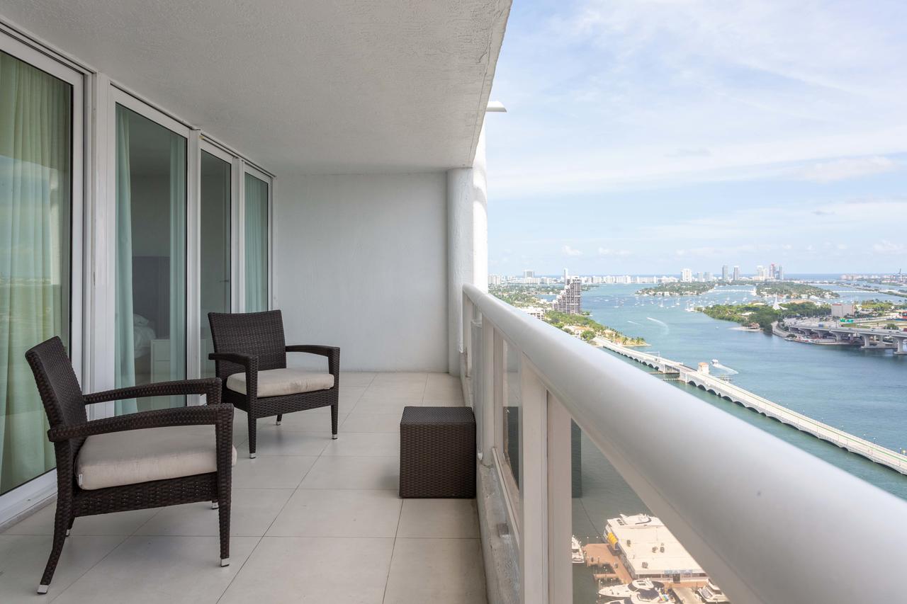Bay Overlooking Condo With Balcony - thumb 24