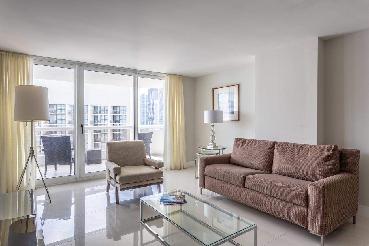 Bay Overlooking Condo With Balcony - thumb 6
