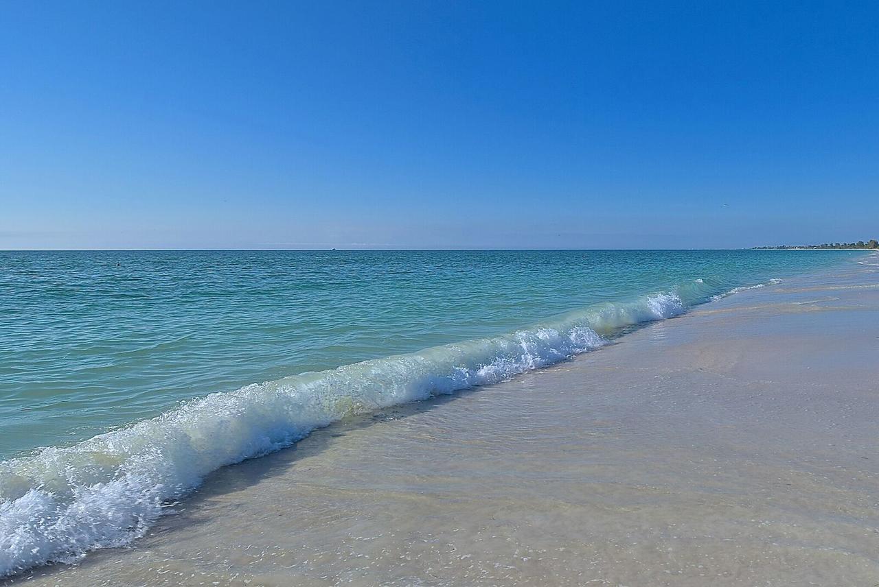 A Beach Retreat On Casey Key - thumb 1