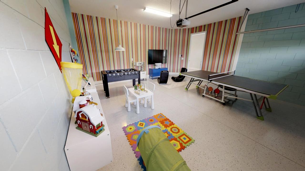 6 Bedroom Vacation Home With Pool (1865) - thumb 2