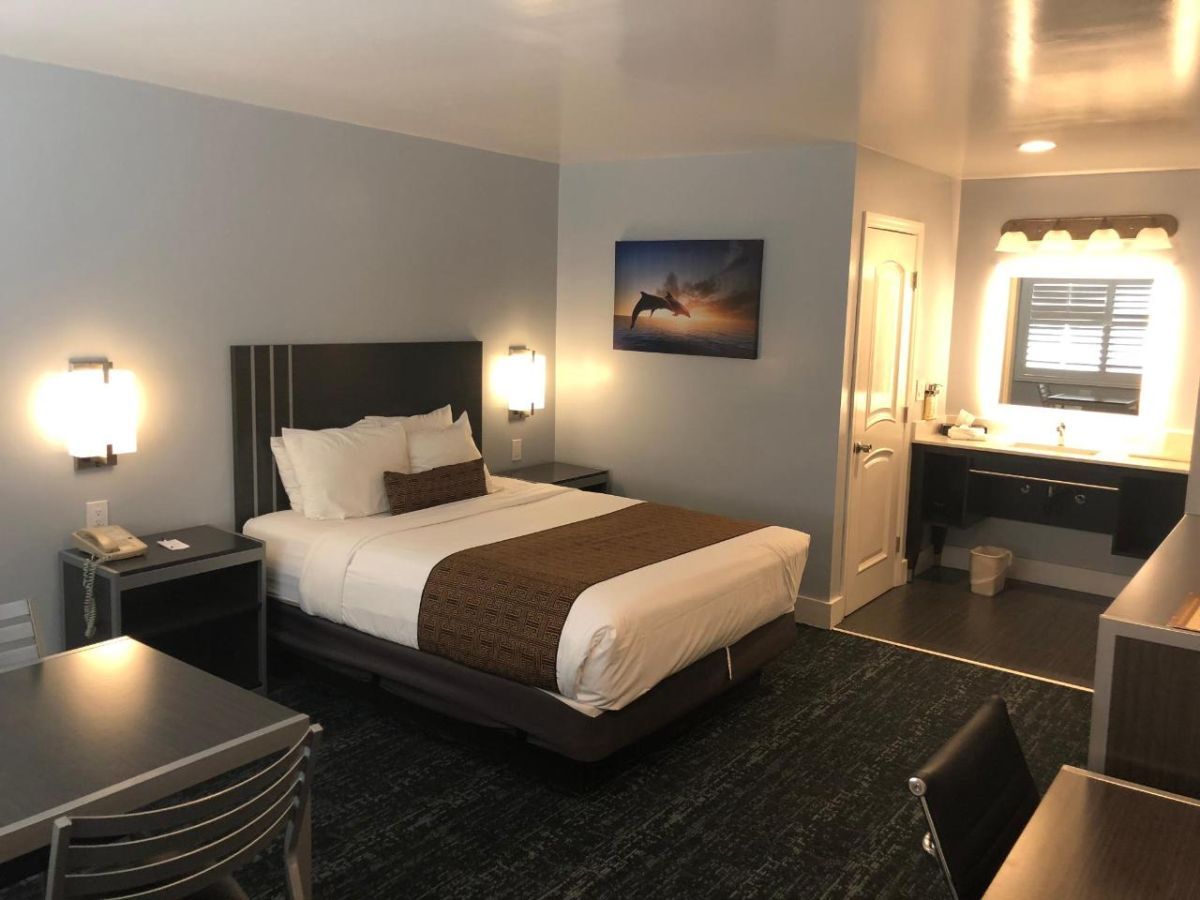 Pacific Inn Of Monterey - thumb 0