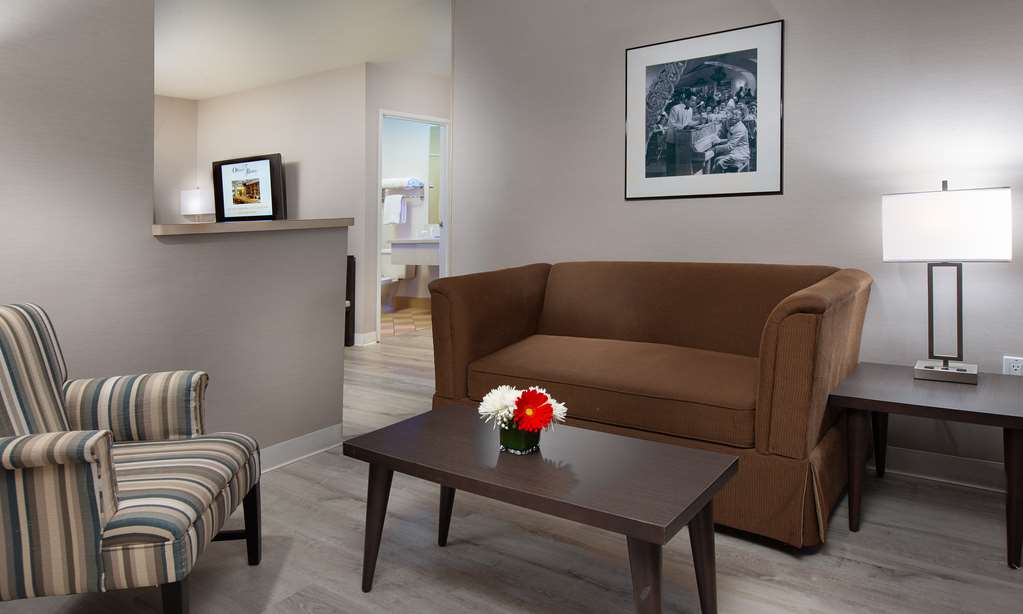 Safari Inn, A Coast Hotel - thumb 12